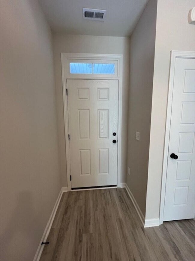 Building Photo - 8409 Paramount Point