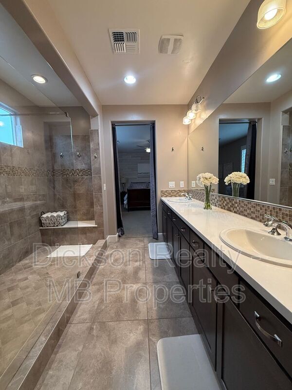 Building Photo - 3325 Show Jumper Ln