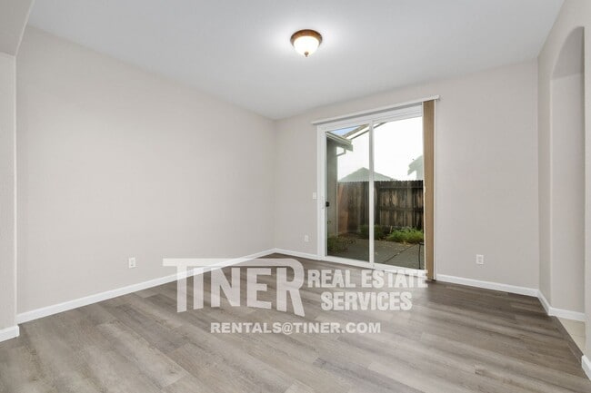 Building Photo - 3152 Overton Way