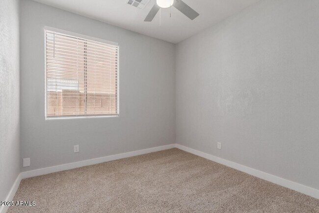 Building Photo - 9518 W Minnezona Ave