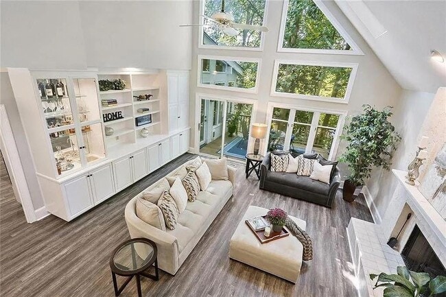 Building Photo - 930 Manchester Pl NW