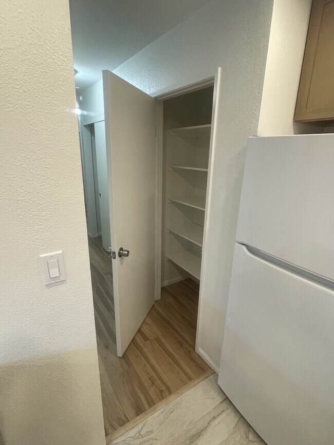 Building Photo - 2215 K Ave