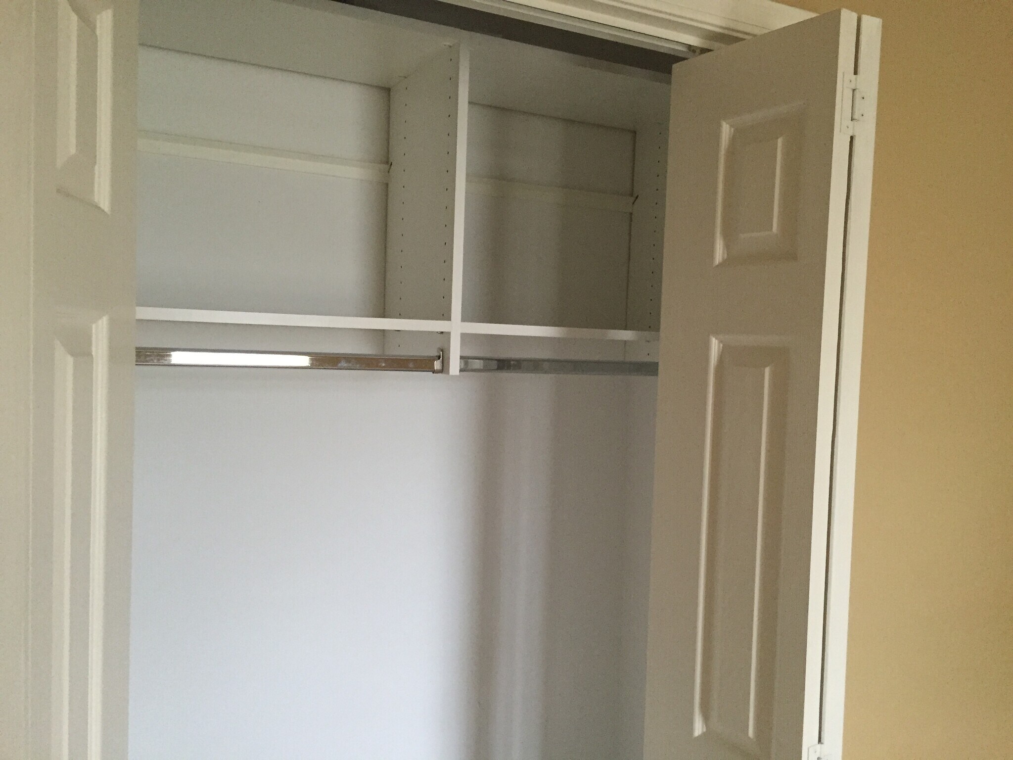 Building Photo - 8004 Laurel Hill Dr