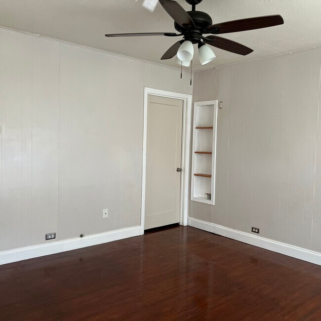 Building Photo - 111 S Audubon Dr