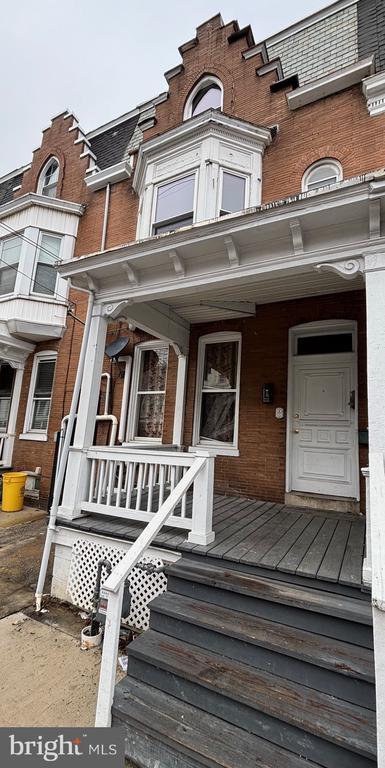 Building Photo - 659 W King St