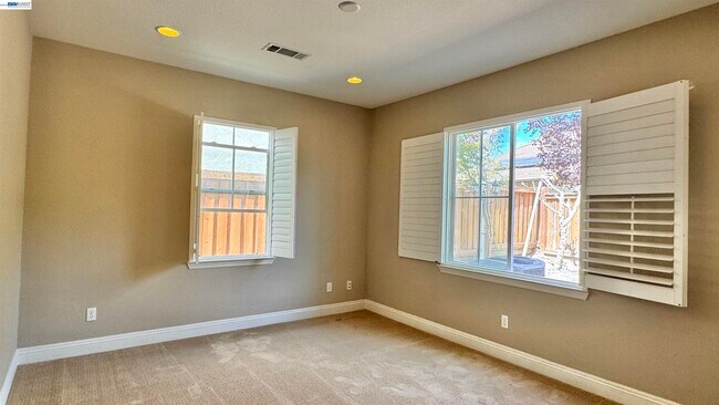 Building Photo - 2458 Marsanne St
