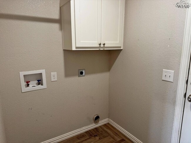 Building Photo - 301 Mariners Wy