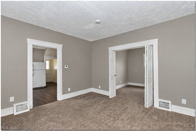 Building Photo - 3100 Montclair Ave