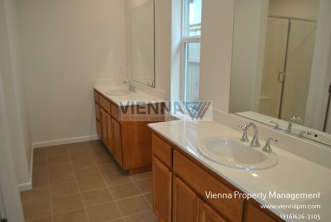 Building Photo - 111 Chesapeake Ct