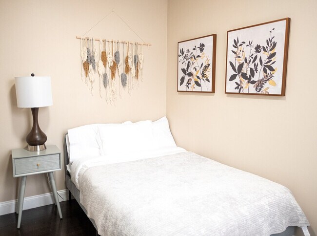 Building Photo - 245 W 113th St