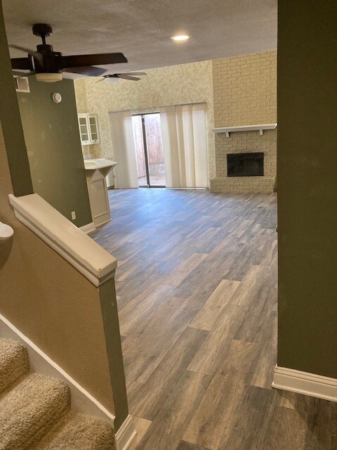 Building Photo - 7450 Holly Hill Dr