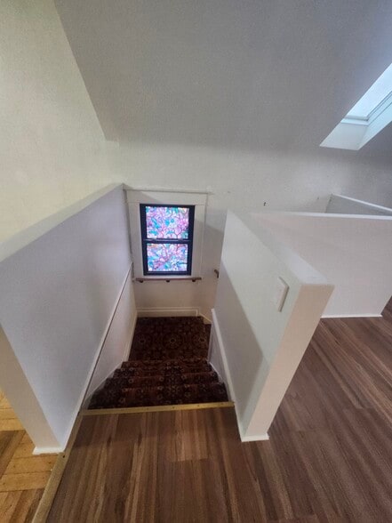 Building Photo - 796 Larpenteur Ave W