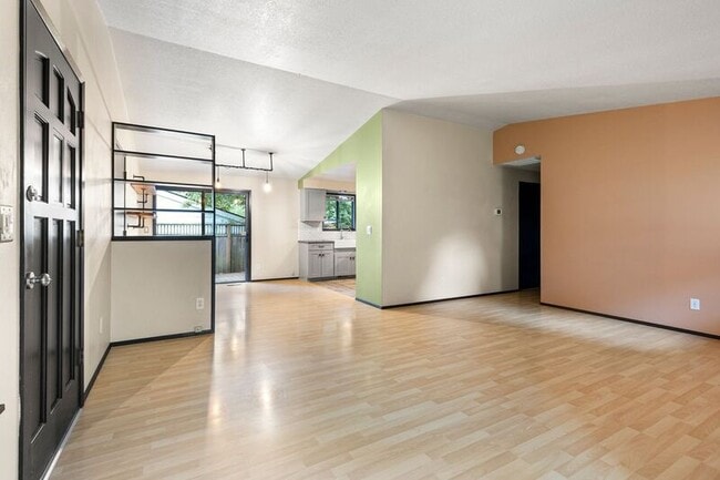 Building Photo - 4617 SE 48th Av