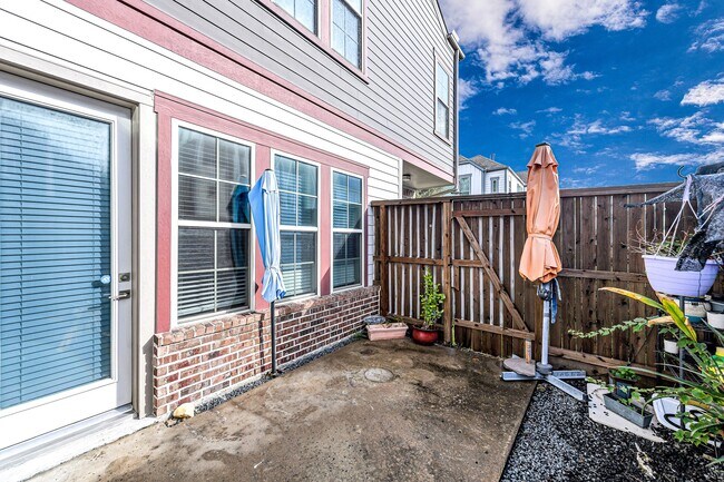 Building Photo - 12562 Holly Blue Ln