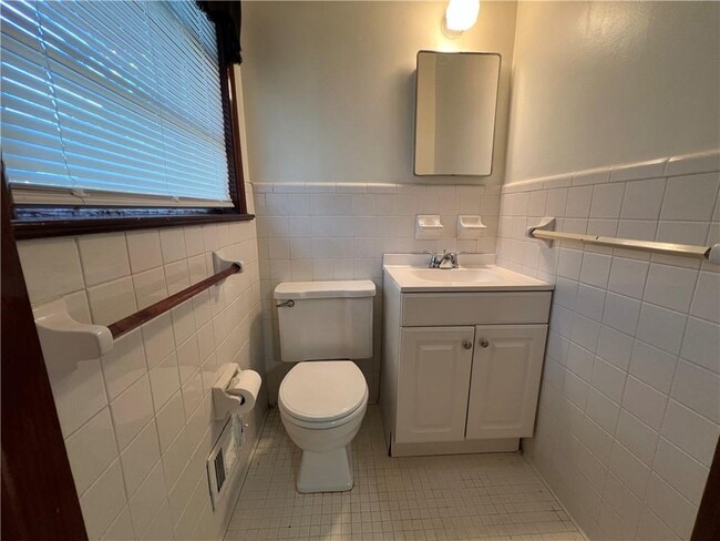 Building Photo - 2167 Wallingford Dr
