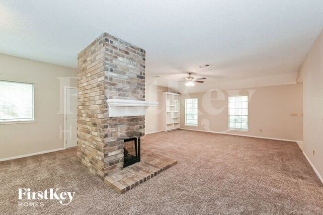 Building Photo - 50 Rockridge Dr