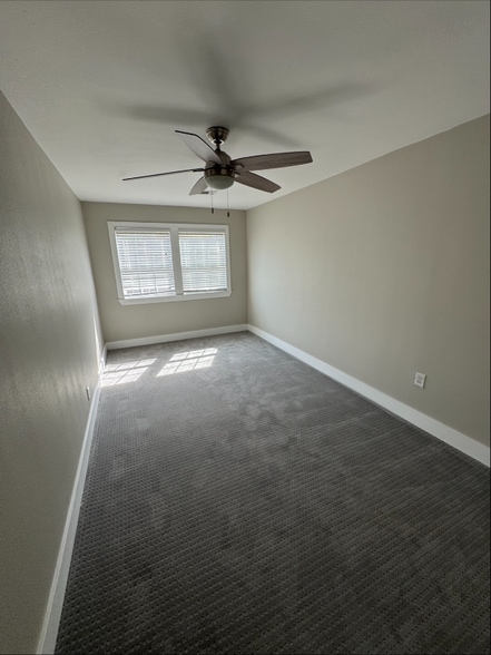 Building Photo - 329 E 25th St