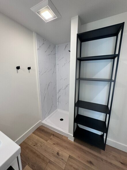 Building Photo - 114 E Prentiss St