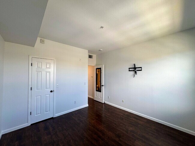 Building Photo - Modern Condo in Parker with Luxury Amenities and Cherry Creek Trail Access