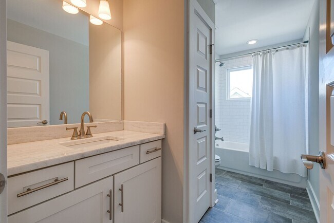 Building Photo - Delightful East Nashville Home for Rent!