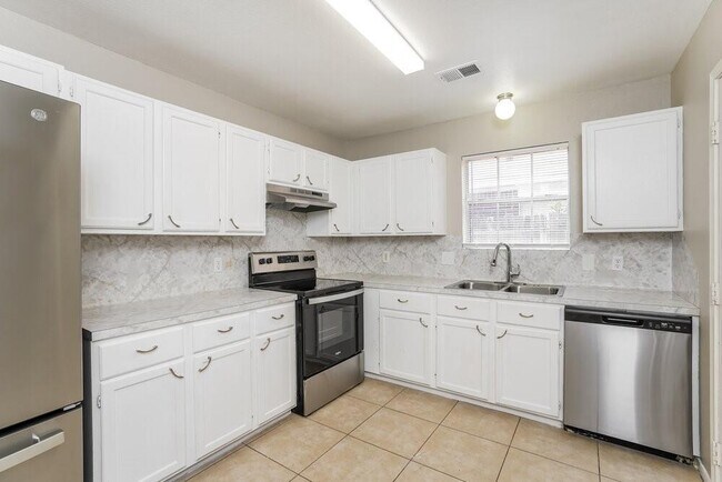 Building Photo - 6422 Garden Canyon Dr