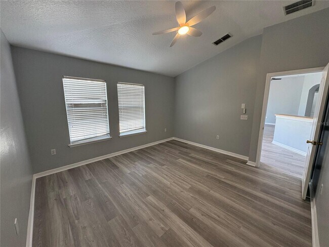 Building Photo - 7107 Harmony Square Dr