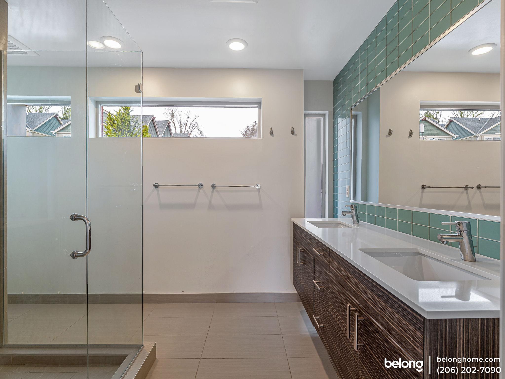 Building Photo - 1720 27th Ave