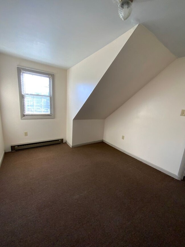 Building Photo - 114 Millersville Rd