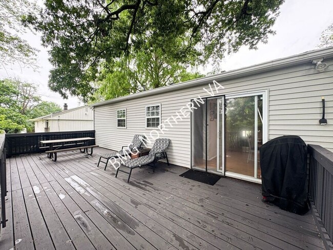Building Photo - 311 Prospect Dr SW