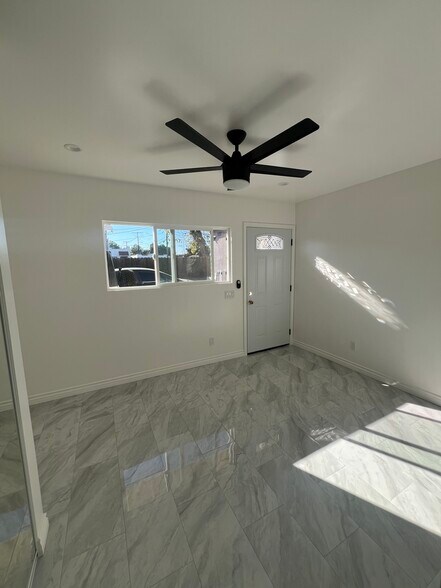 Building Photo - 5149 Arlington Ave