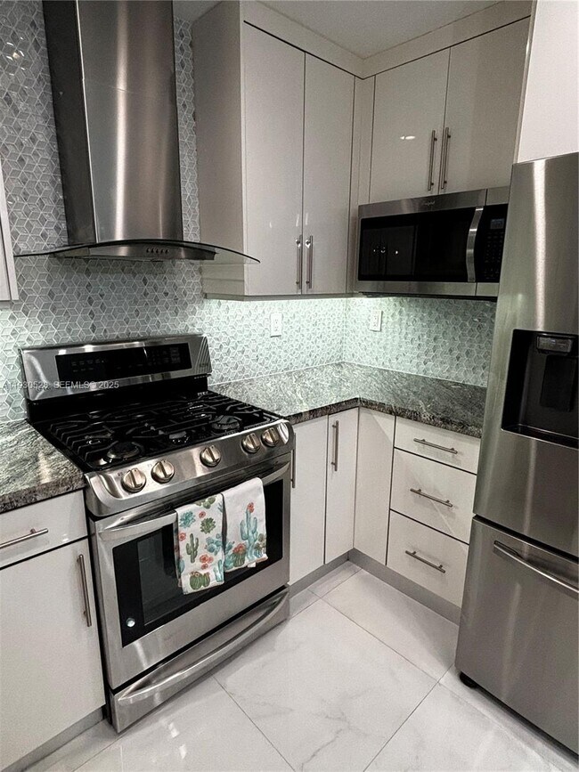 Building Photo - 18632 SW 93rd Ct