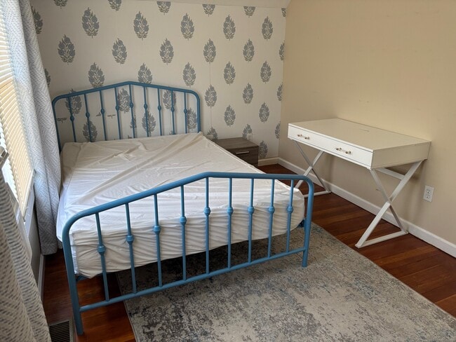 Building Photo - 799 Rowland Rd