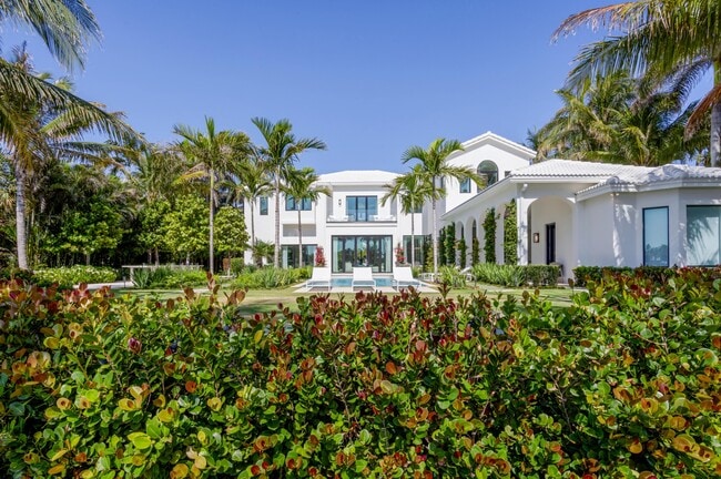 Building Photo - 1100 SE Atlantic Dr