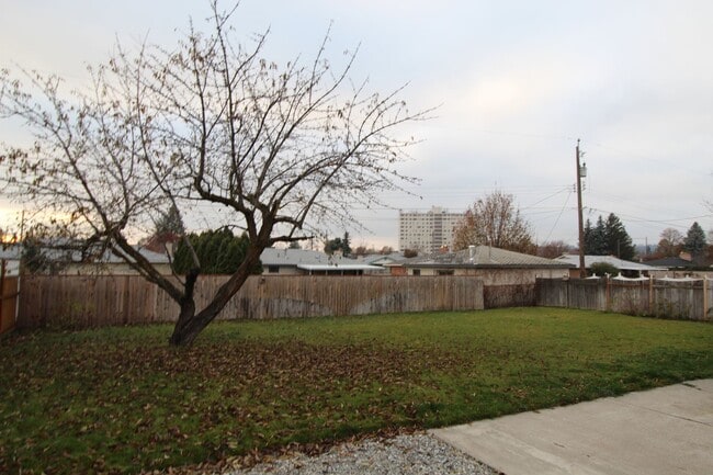 Building Photo - 6903 N Cincinnati St