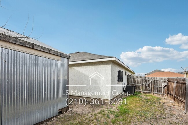 Building Photo - 7636 Oak Chase