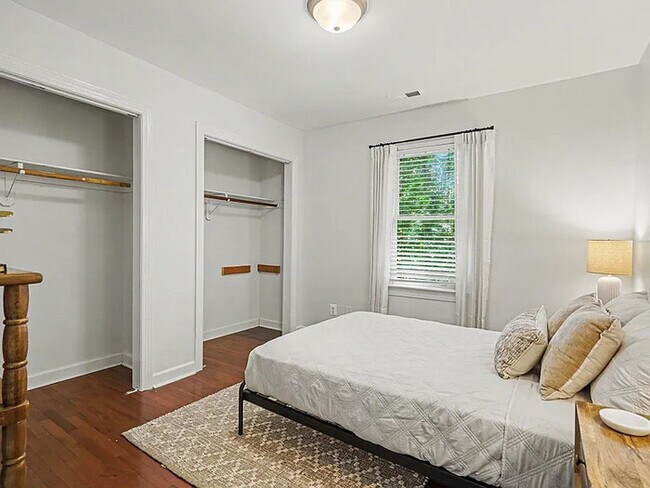 Building Photo - Lease OR Lease to Own