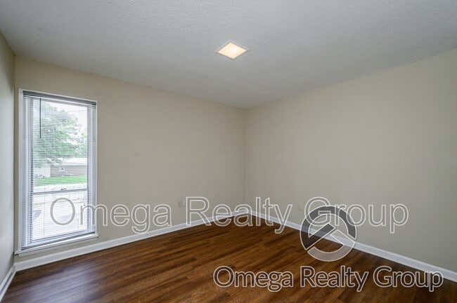 Building Photo - 4724 S Court St