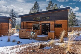 Building Photo - Hiatus Hideaway #3 - Close to Old Mill - S...