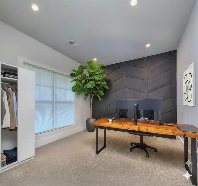 Building Photo - 419 McInnes Cir