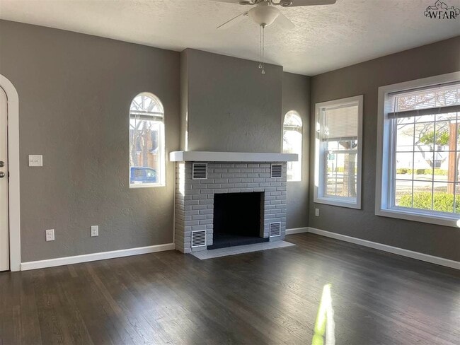 Building Photo - 2014 Victory Ave