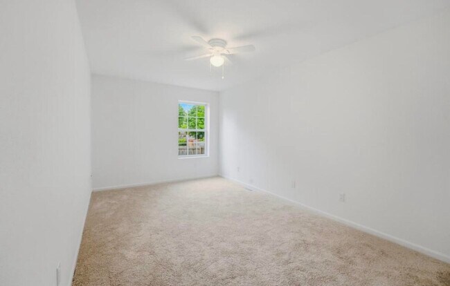 Building Photo - 1515 Mills Dr