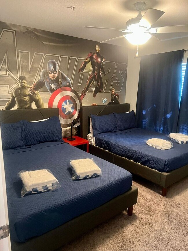 Building Photo - 4-bedroom, 3-bathroom townhouse in Kissimmee !