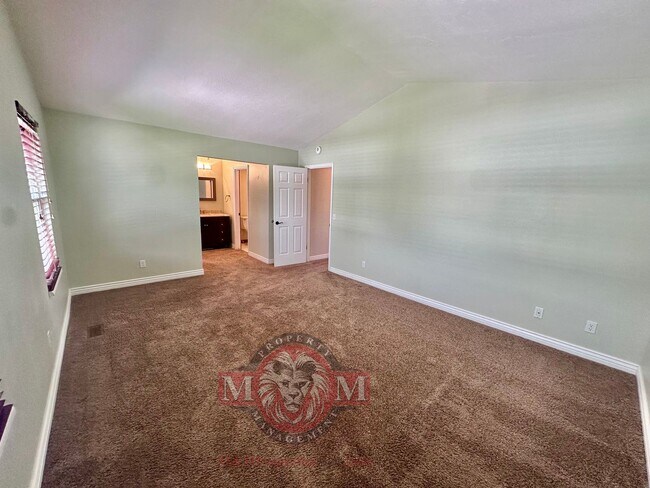 Building Photo - 4 Bed 3.5 Bath Beautiful Home In Sandy