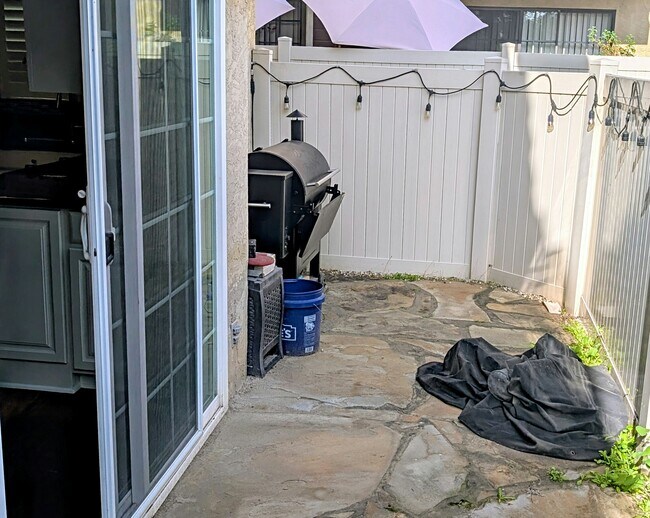 Building Photo - 10140 Palm Glen Dr