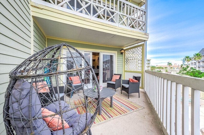 Building Photo - 6300 Seawall Blvd