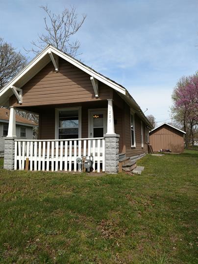 Building Photo - 1205 S Elm St