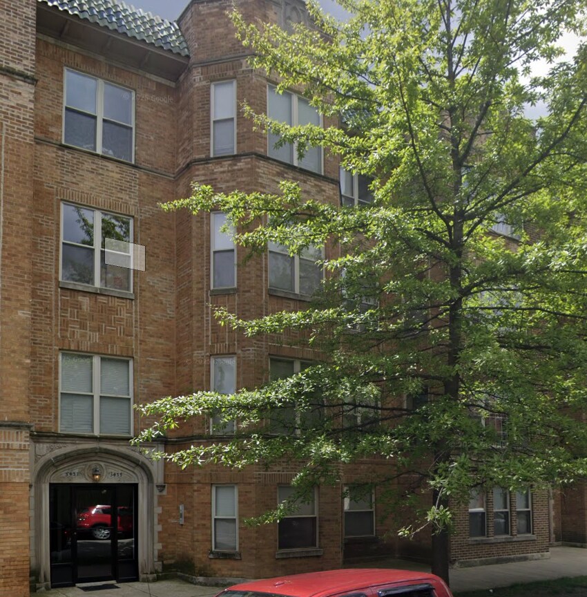 Building Photo - 3439 W Belle Plaine Ave