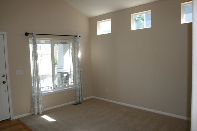 Building Photo - 10748 Appaloosa Ct