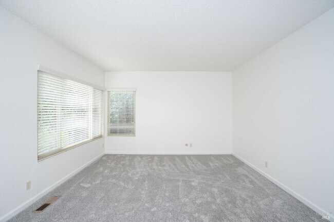 Building Photo - 4248 Leafwood Cir E