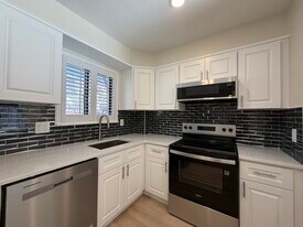 Building Photo - 2109 S Rosewood St